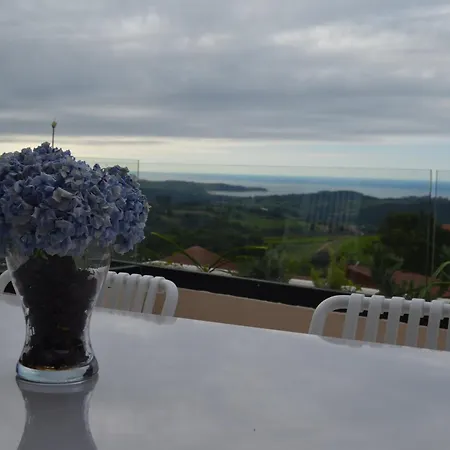 Mirador Playa De Oyambre-vista Al Mar Y Jardin Ferienhaus Canales (Cantabria)
