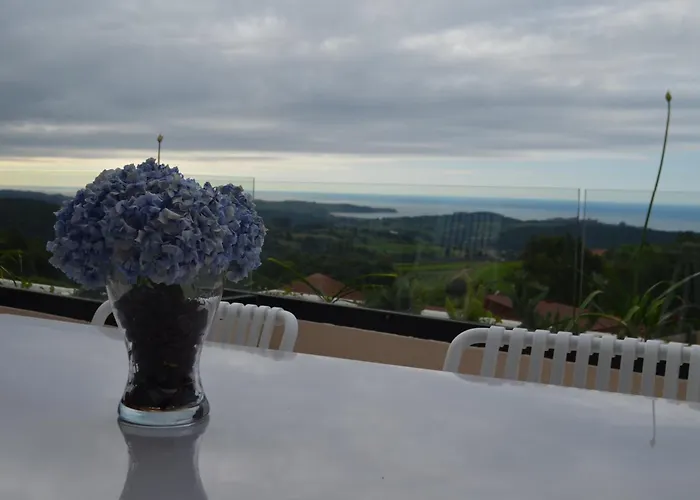 Mirador Playa De Oyambre-vista Al Mar Y Jardin Hébergement de vacances Canales (Cantabria)