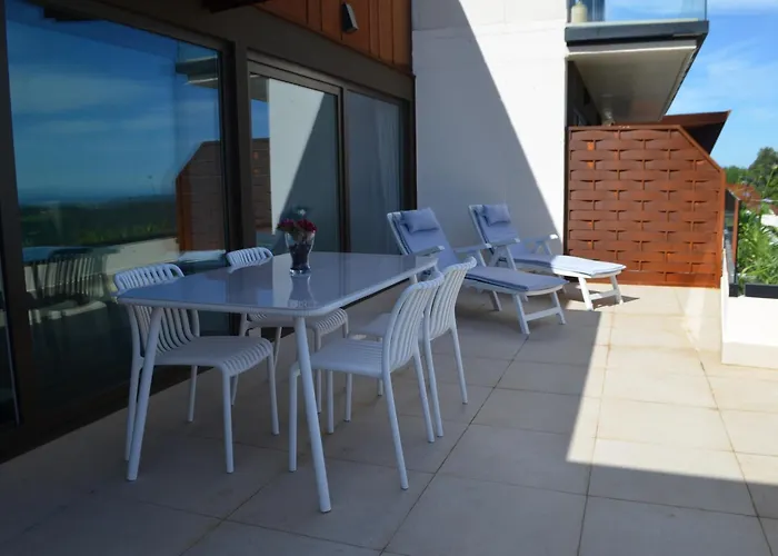Mirador Playa De Oyambre-vista Al Mar Y Jardin Canales (Cantabria)